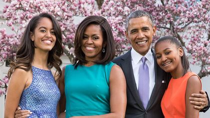 Verified real photograph: Barack Obama, Michelle Obama, their daughters and two dogs posing in the Rose Garden of the White House on Easter Sunday, April 5, 2015.